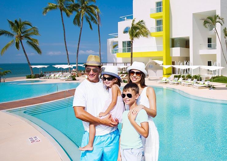 WINTER IS BETTER WHEN YOU TRAVEL! Krystal® Puerto Vallarta WINTER IS BETTER WHEN YOU TRAVEL! Krystal® Puerto Vallarta